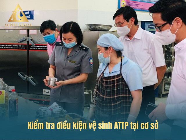 Đoàn thẩm định đến kiểm tra tại cơ sở